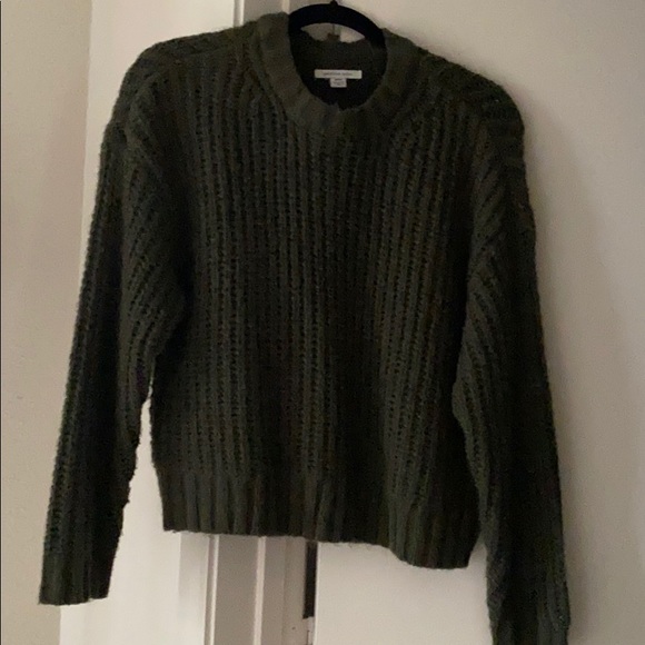 green sweater - Picture 1 of 3